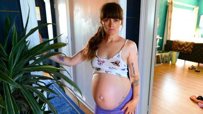 [Manyvids.com] Sydney Harwin - Pregnant Sister Moves In [2023 г., solo, pregnant, 1080p, SiteRip]