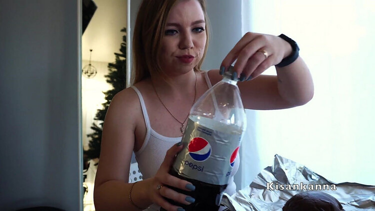 Kisankanna - She Eats My Dick Like a Burger, Blowjob In Gloves, Sperm With The Burger