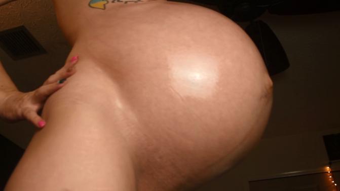 [Onlyfans.com] Nessalovesyoumore - Close Up Huge Twin Pregnant Belly [2020 г., solo, pregnant, 1080p, SiteRip]