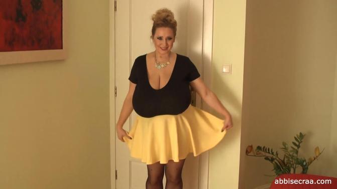 [abbisecraa.com] Abbi Secraa - Big Cleavage, In Yellow Skirt [2023-04-06, Big Tits, 1080p, SiteRip]