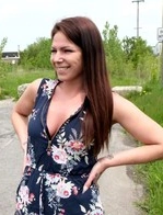 JacquieEtMichelTV – Sky, 28ans, la belle de Saint-Jean-sur-Richelieu !