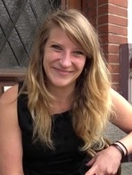 jacquieetmicheltv – Emma, 30ans, vendeuse à Calais !