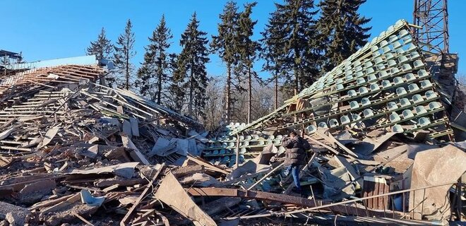 Разбитый в начале вторжения РФ стадион в Чернигове отстроят за 700 млн грн – фото