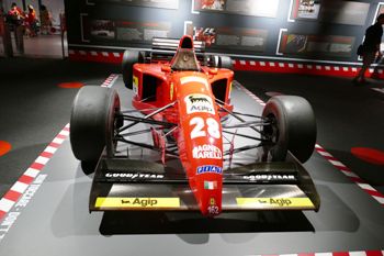 Ferrari 412 T2 (1995) Walk Around