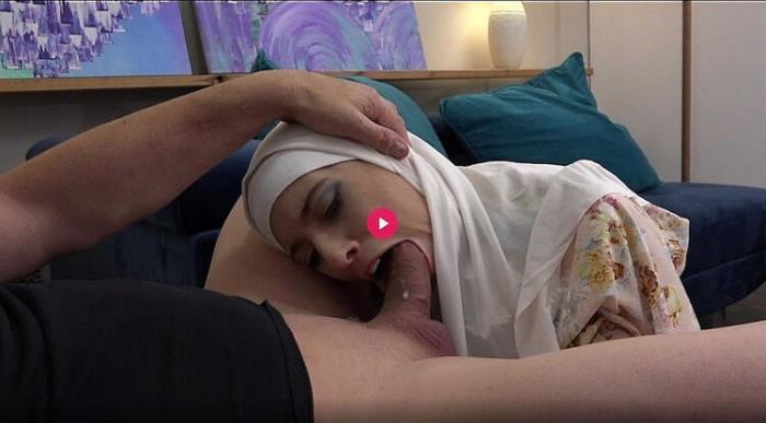 Safira Yakkuza - Hot Wife In Hijab Has A Sexy Surprise For Her Husband (UltraHD/2K 1280p) - SexWithMuslims/Porncz - [2023]