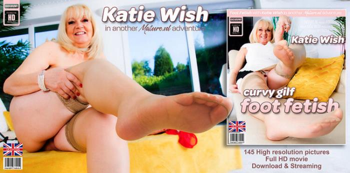 Katie Wish (EU) (63): Big breasted Katie Welsh is a hot curvy British granny who loves fooling around with her feet (FullHD 1080p) - Mature.nl - [2023]