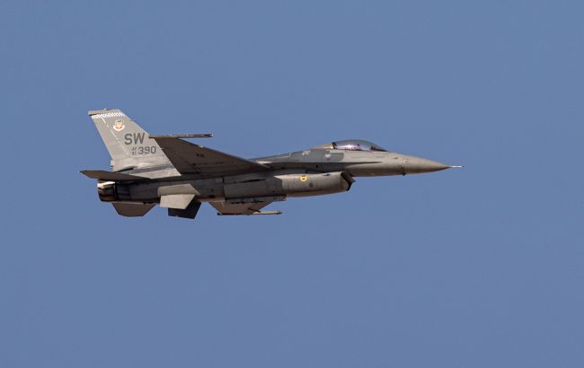 США ускорят предоставление разрешений другим странам на передачу F-16 Украине
