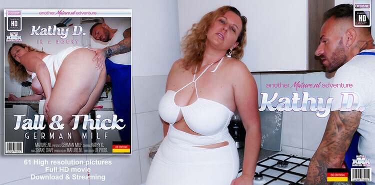 Kathy D. (EU) (39), Snake Dave (33): Thick German MILF Kathy D. has a big ass and tits she uses to seduce the handyman into sex at home [Mature.nl] 2023