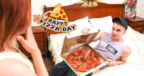 Violet Clarke - Pepperoni pizza day (2023) SiteRip