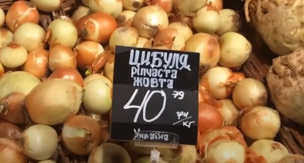Цибуля та томати дорожчають, картопля тримає планку: як змінилися ціни на овочі