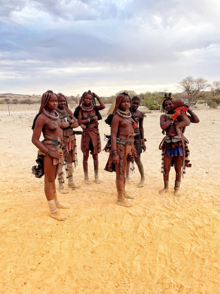 Afričko pleme Himba - Page 2 06d75a6e807bd6b9ae3ad454e8ff7119