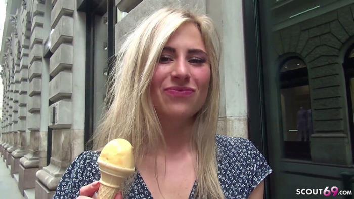 Crazy Blonde Lindsay Seduce To Fuck After Public Agent Casting