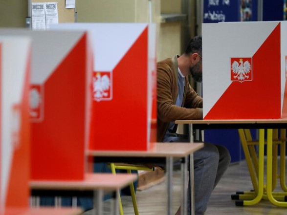 Стали известны первые результаты парламентских выборов в Польше