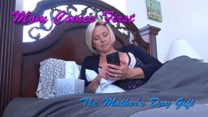 BRIANNA BEACH - THE MOTHER'S DAY GIFT (FullHD 1080p) - Mom Comes First/Clips4Sale - [2023]
