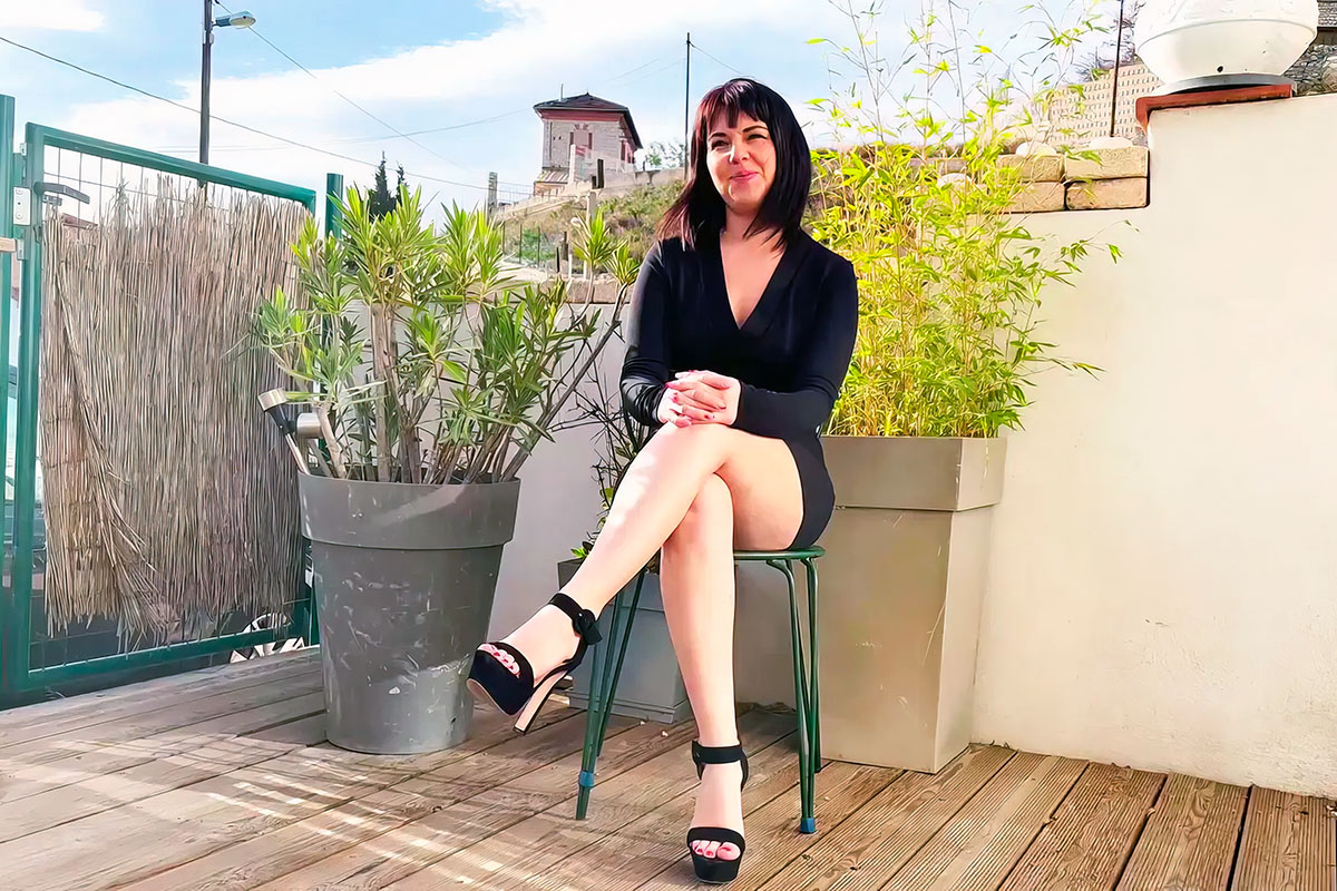 [JacquieEtMichelTV.net] Ava Rose (Ava, 28, medical secretary in Aix-en-Provence! / 2023-01-20) [2023 г., Blowjob, Casting, Cunnilingus, Doggystyle, Facial, 2160p]