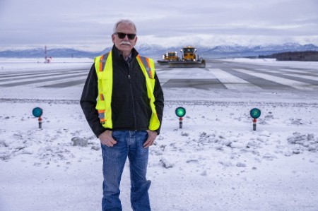 Ice Airport Alaska S04E05 Ice Warriors 1080p WEB h264-CAFFEiNE