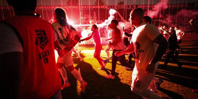 Футбольный клуб «Альянса Лима» сорвал церемонию награждения своих соперников «Университарио Депортес»