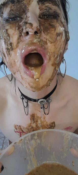 LiliXXXFetish (UltraHD 2K) 50 Min Shit Spagetti Mess, Eating, Smearing Rolling in a Mess [mp4 / 3.60 GB /  2023]