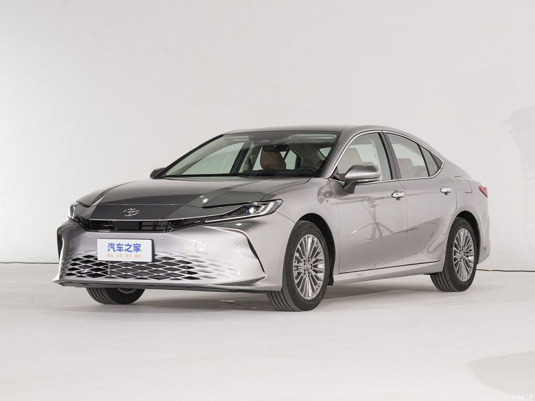 Абсолютно новоиспеченная Toyota Camry поступит в продажу не ранее марта 2024 года. По крайней мере, в Китае