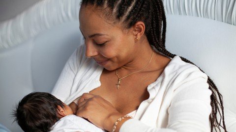 Breastfeeding Masterclass For New Moms – A Practical Guide