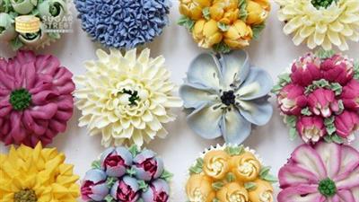 Learn To Pipe Beautiful Buttercream Flowers For  Cakes