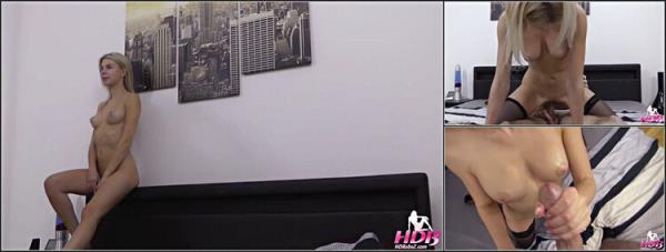 Sexy Blondie Seduced And Fucked - [Hornydreambabez] (FullHD 1080p)