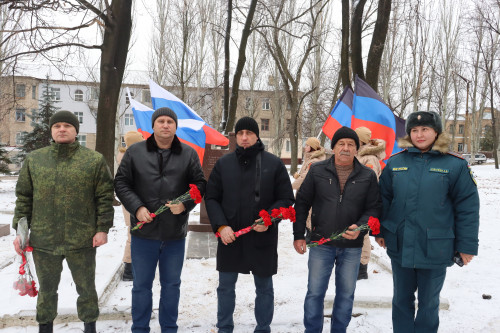 Возложение цветов ко Дню чествования участников ликвидации последствий аварии на Чернобыльской атомной электростанции