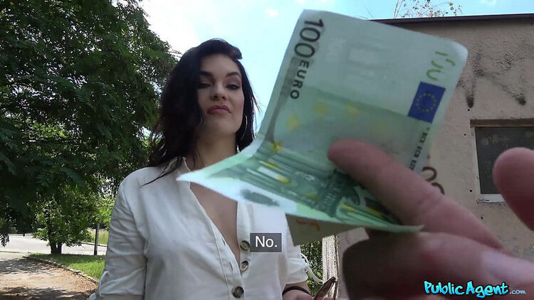 Hannah Vivienne MILF fucks stranger for his cash (PublicAgent/FakeHub) FullHD 1080p