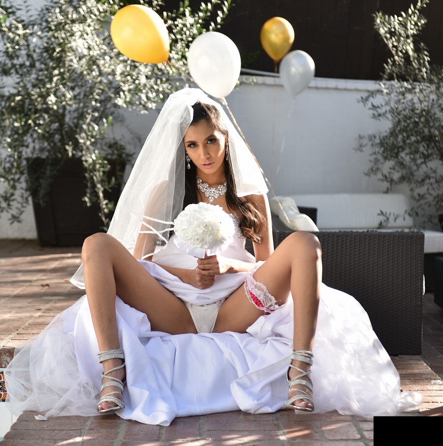 Gianna Dior Pov Fuck Bride and Bridesmaids After Wedding FullHD 1080p