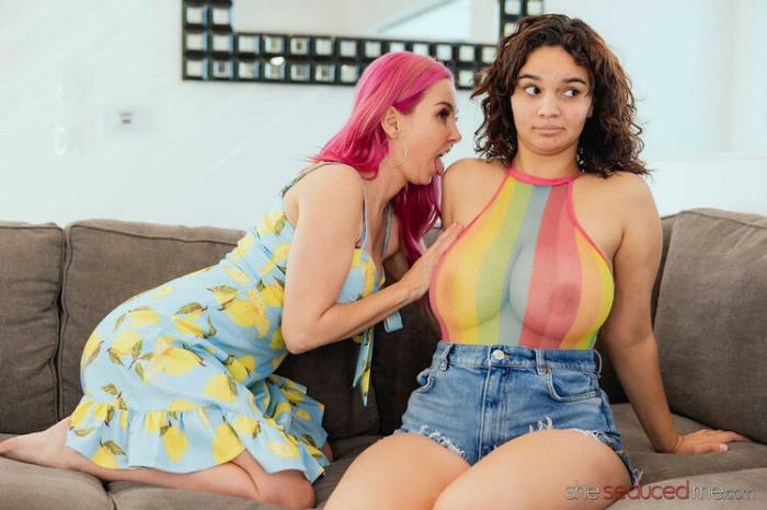Aaliyah Love And Crystal Chase : I Knew She Was A Lesbian (FullHD 1080p) - SheSeducedMe - [2024]
