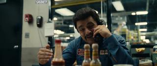 Обжигающе горячий (2023)