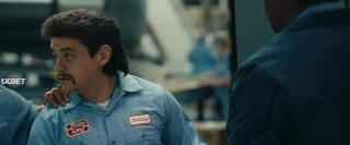 Обжигающе горячий (2023)