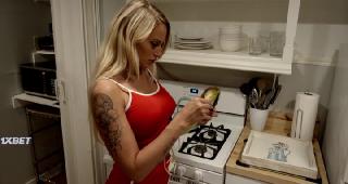 Бейбзилла против орды зомби-шлюх (2022)